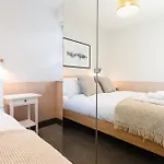 2 Castle Mews